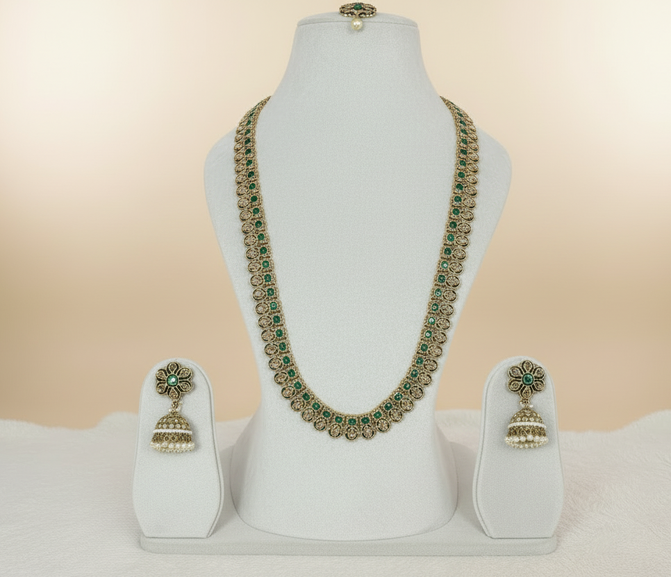 Ranihaar Set with earings and tikka