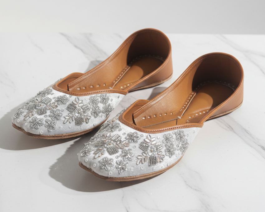 Punjabi Jutti Silver