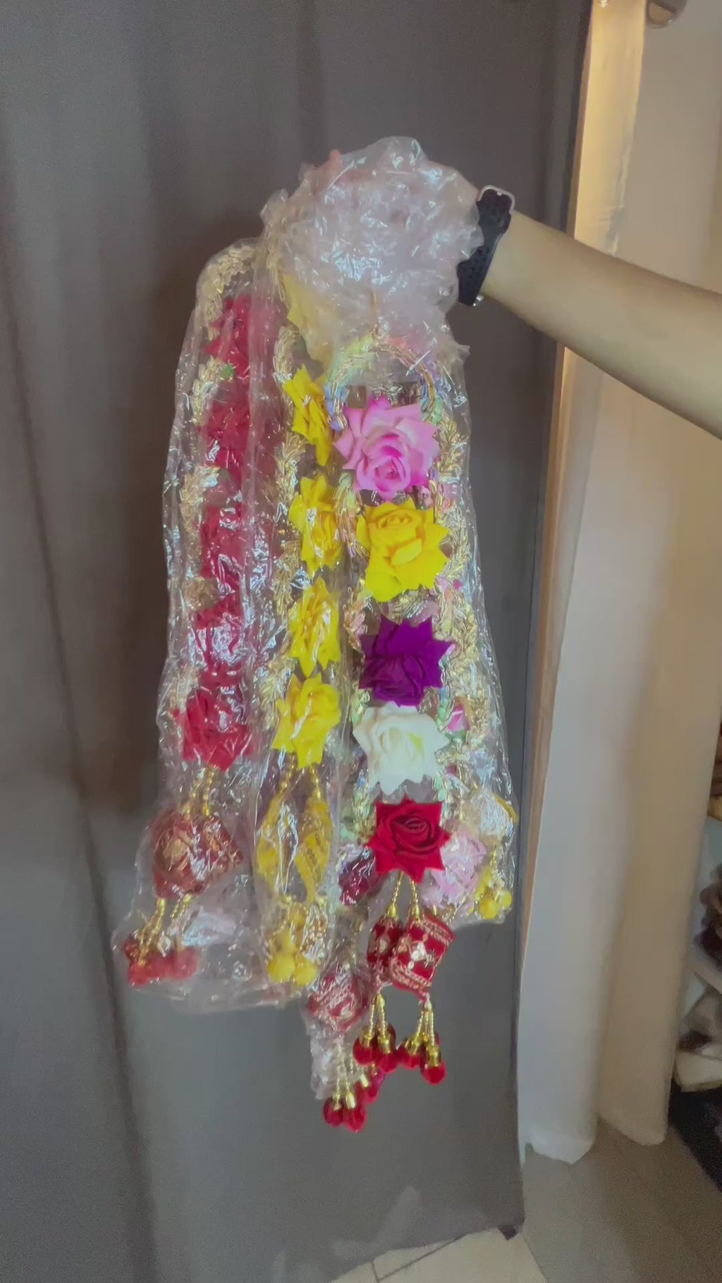 Beautiful Indian Floral Pranda – Handmade Hair Accessory